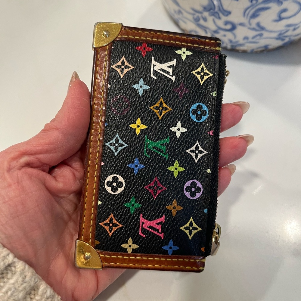 EUC LV Murakami coin pouch/key chain - Picture 3 of 8